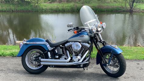 2005 softail heritage springer classic.